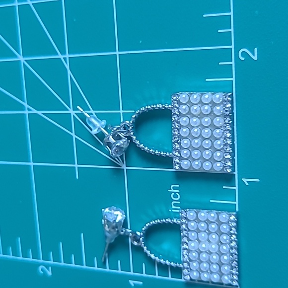 Brand New Rhinestone & Pearl Dangle Earrings - Picture 7 of 7